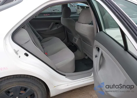 2010 Toyota Camry Le z USA, uszkodzony, nr VIN 4T4BF3EK6AR072870